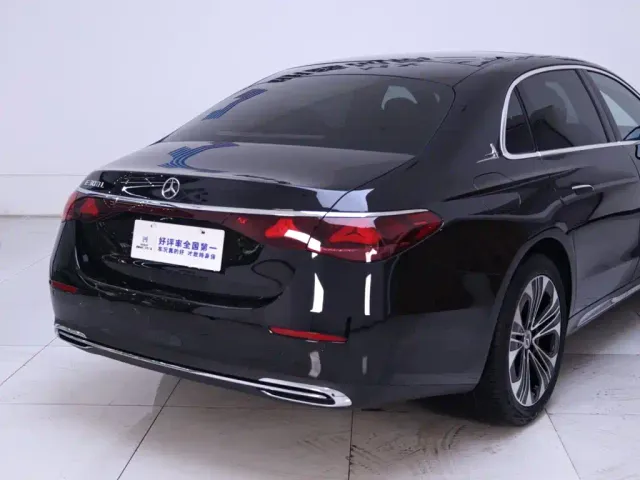 Mercedes-Benz E-Class — Фото автомобиля 8