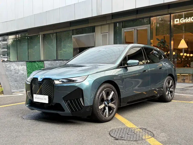Фотография автомобиля — BMW iX
