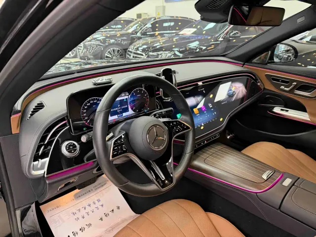 Mercedes-Benz E-Class — Фото автомобиля 6