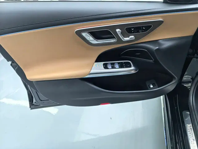 Mercedes-Benz E-Class — Фото автомобиля 5