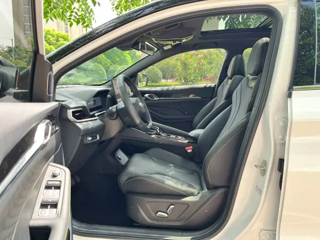 Geely Binyue — Фото автомобиля 13