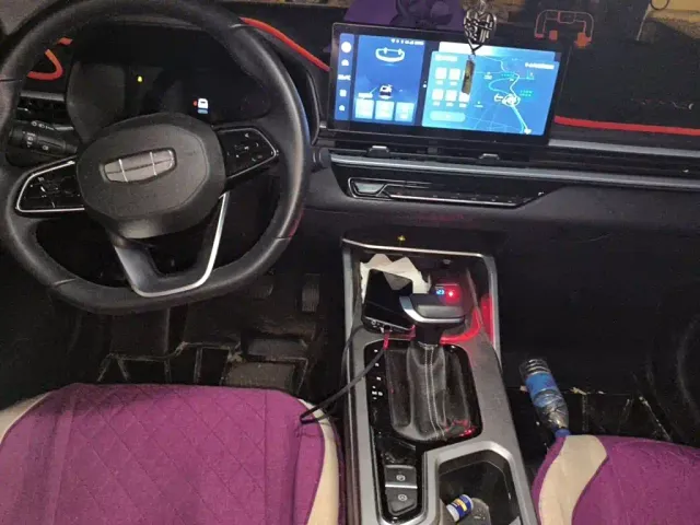 Geely Emgrand — Фото автомобиля 10