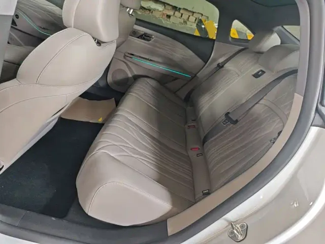 Geely Galaxy Xingyao 8 — Фото автомобиля 16