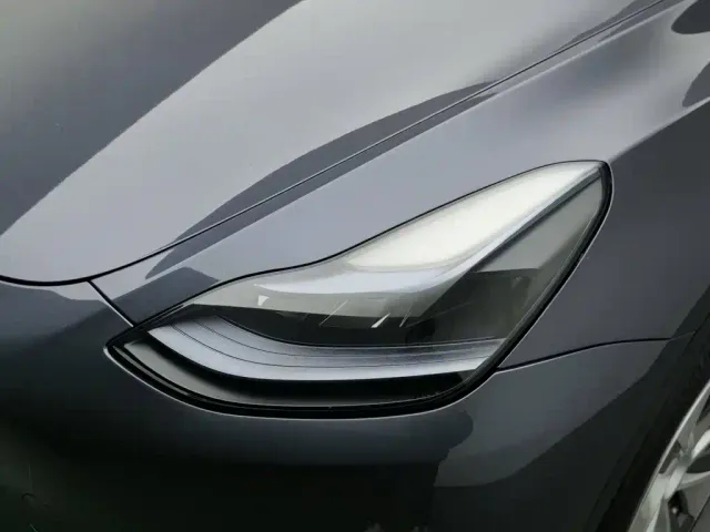 Tesla Model Y — Фото автомобиля 7
