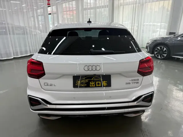 Audi Q2L — Фото автомобиля 5