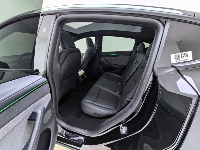 Tesla Model Y — Фото автомобиля 7