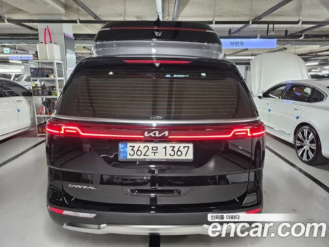 Kia Carnival Generation 4 — Фото автомобиля 2