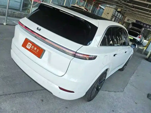 Li Auto L7 — Фото автомобиля 4