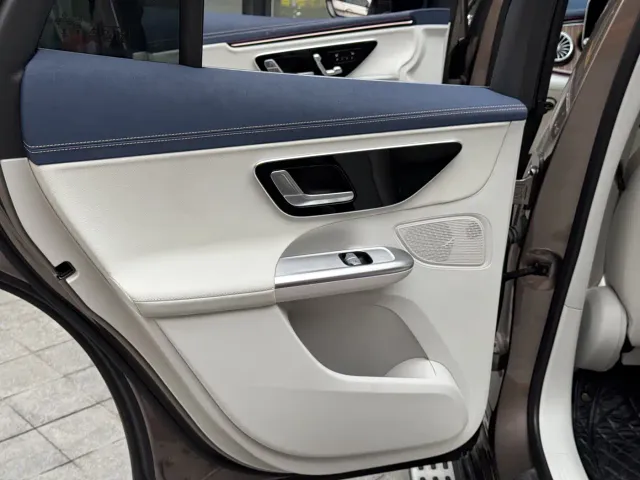 Mercedes-Benz EQE SUV — Фото автомобиля 14