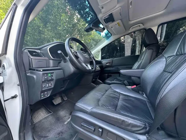 Honda Odyssey — Фото автомобиля 4