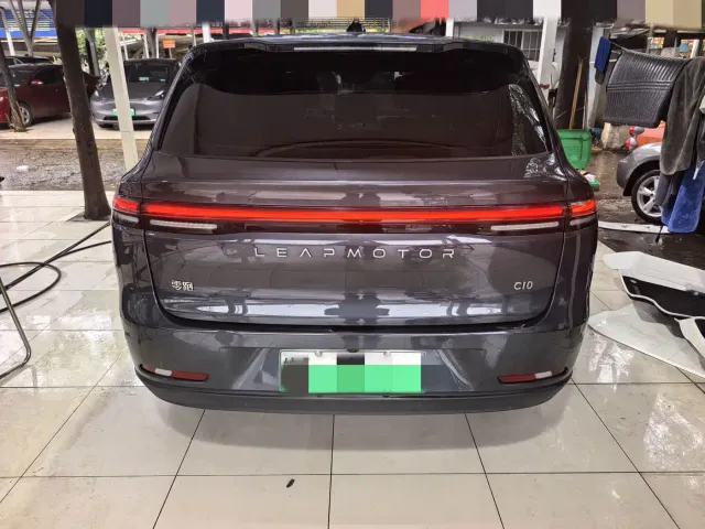 Leapmotor C10 — Фото автомобиля 17