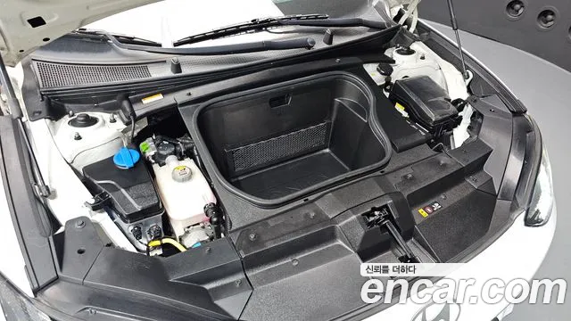 Hyundai Ioniq 6 — Фото автомобиля 9