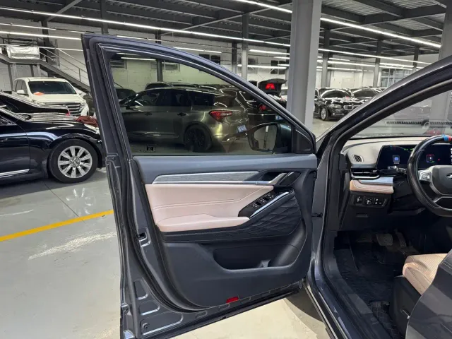 JAC Motors JAC QX PHEV — Фото автомобиля 6
