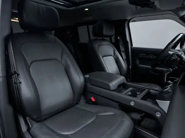 Land Rover Defender — Фото автомобиля 13