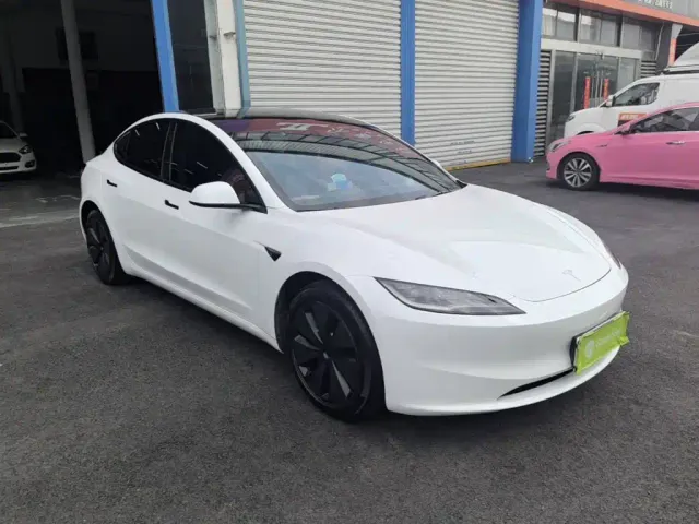 Tesla Model 3 — Фото автомобиля 3