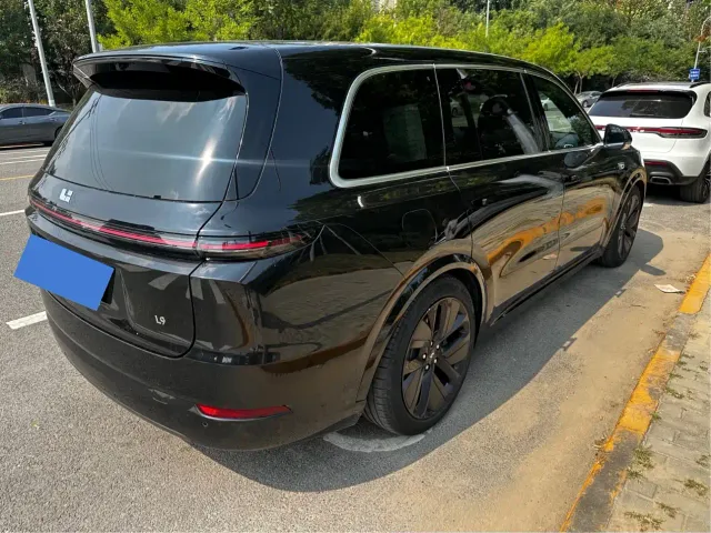 Li Auto L9 — Фото автомобиля 2