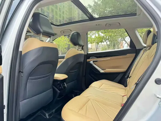 Geely Boyue L — Фото автомобиля 6