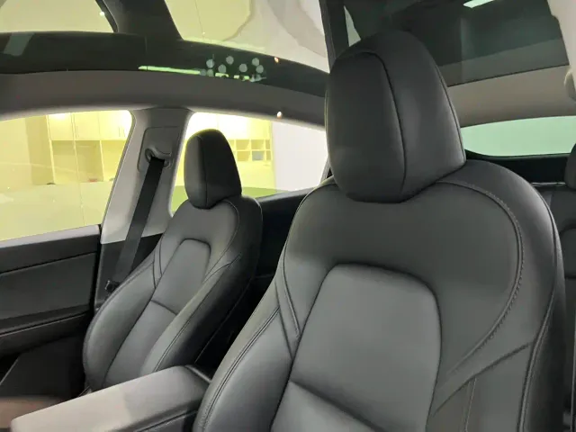 Tesla Model Y — Фото автомобиля 11