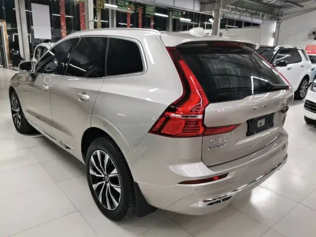 Volvo XC60 — Фото автомобиля 4