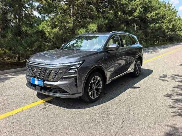 Фотография автомобиля — Changan CS75 Plus