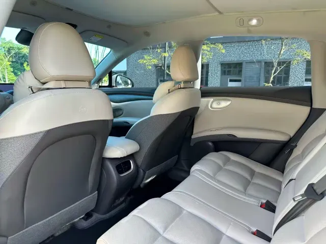IM Motors LS6 — Фото автомобиля 6