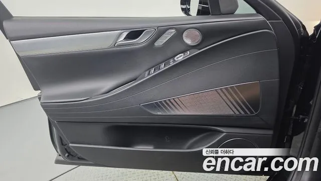 Genesis G80 Electrified G80 (RG3) — Фото автомобиля 20