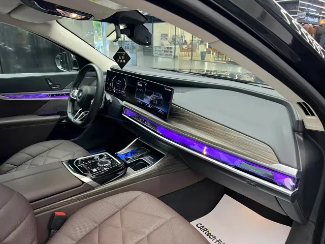 BMW 7 Series — Фото автомобиля 8