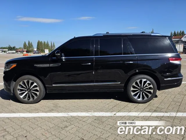 Lincoln Navigator — Фото автомобиля 7