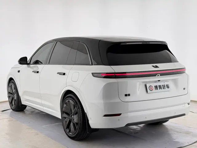 Li Auto L7 — Фото автомобиля 15