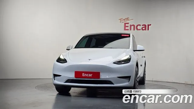 Tesla Model Y — Фото автомобиля 3