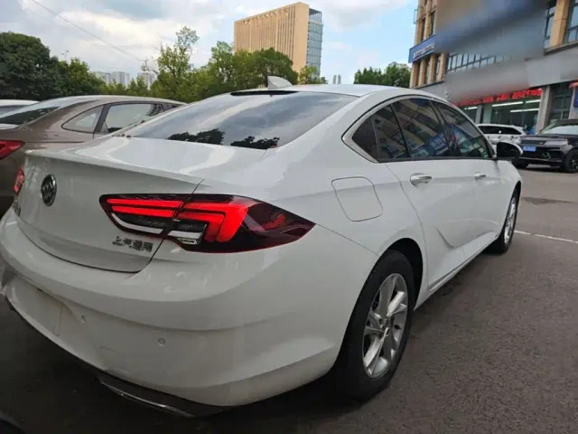 Buick Regal — Фото автомобиля 6