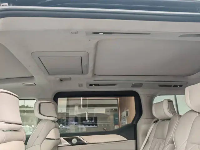Volvo EM90 — Фото автомобиля 21