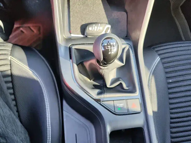 Roewe i5 — Фото автомобиля 13