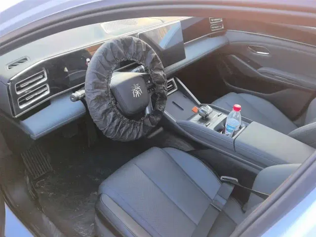 BYD Qin L — Фото автомобиля 22
