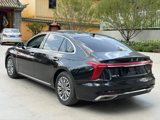 Hongqi H5 — Фото автомобиля 13