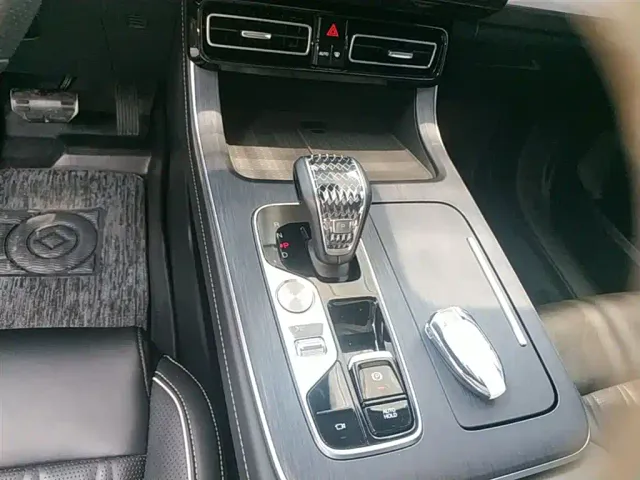 GAC Trumpchi GS8 — Фото автомобиля 12