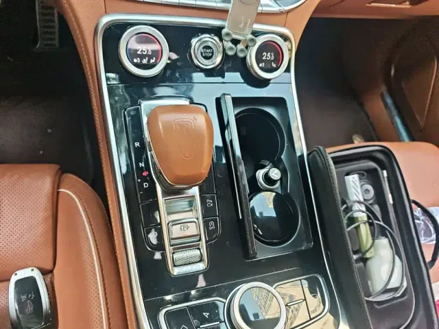 Hongqi H9 — Фото автомобиля 10