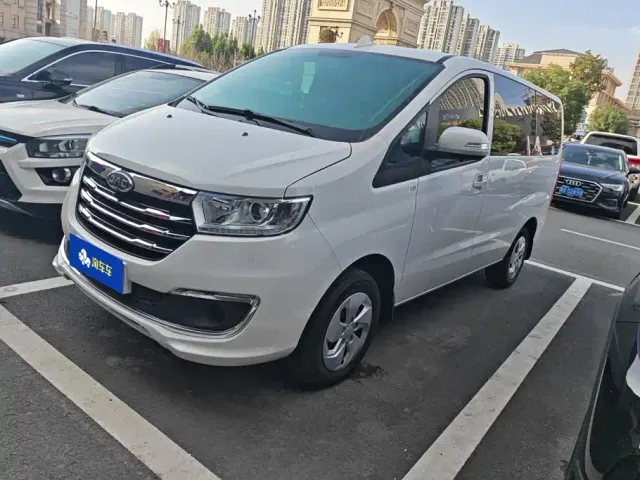 Фотография автомобиля — JAC Refine M3