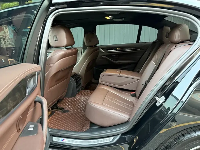 BMW 5 Series — Фото автомобиля 6