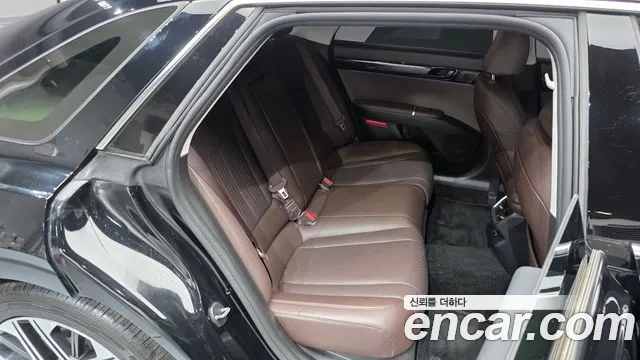 Hyundai Grandeur Grandeur (GN7) 2.5 Бензин 2WD — Фото автомобиля 10