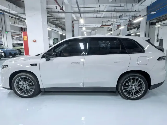 Leapmotor C10 — Фото автомобиля 5