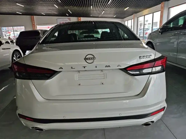 Nissan Teana — Фото автомобиля 5
