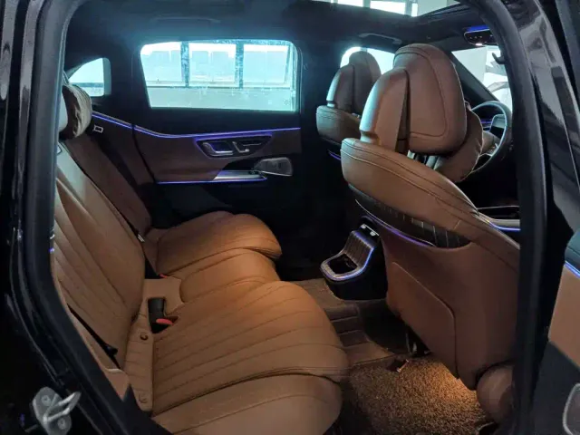 Mercedes-Benz E-Class — Фото автомобиля 10