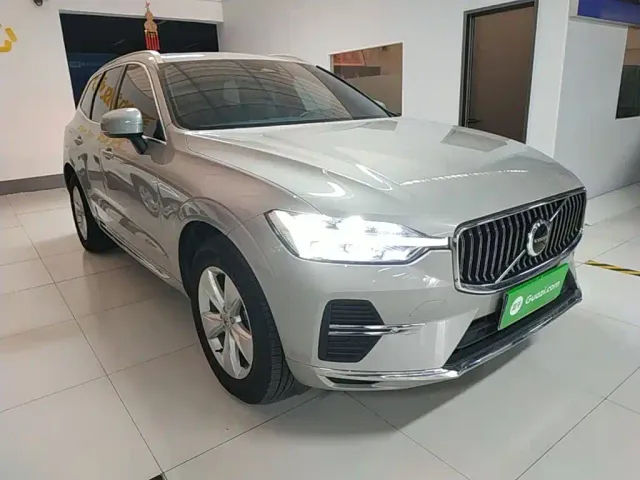 Volvo XC60 — Фото автомобиля 3