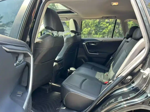 Toyota RAV4 — Фото автомобиля 16