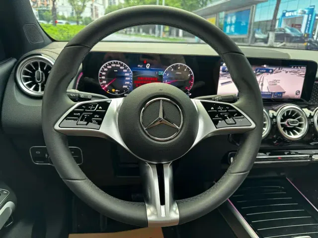 Mercedes-Benz GLB-Class — Фото автомобиля 18