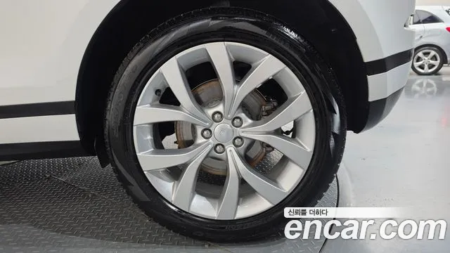 Land Rover Range Rover Evoque — Фото автомобиля 6