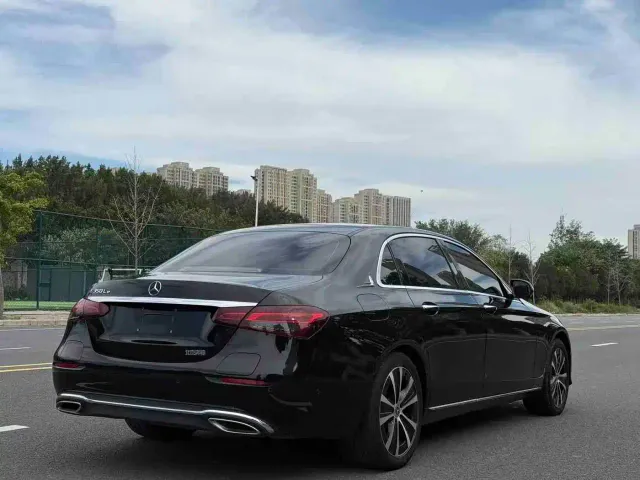 Mercedes-Benz E-Class — Фото автомобиля 9