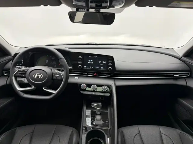 Hyundai Elantra — Фото автомобиля 17