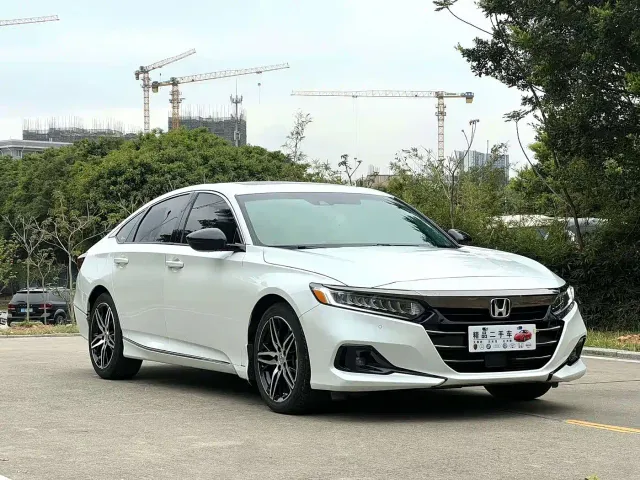 Honda Accord — Фото автомобиля 3